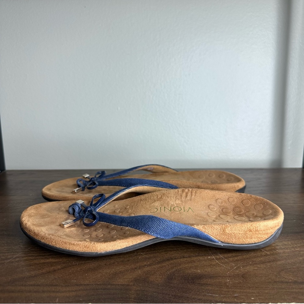 Vionic Blue and Tan Suede Flip Flop Sandals